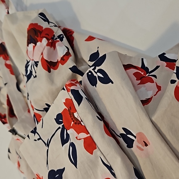 CUE Size 12 Fit Flare Floral Dress with Pockets - NWOT - Picture 10 of 16